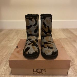 UGG Rowland boots